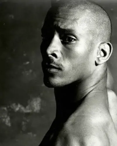 Candido Contreras è insegnante, danzatore e coreografo di contemporaneo a Milano