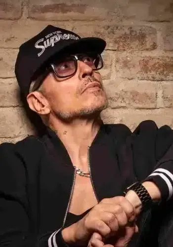 Stefano Fantuzzi (Mister Steve) è insegnante di hip hop e street dance a Milano