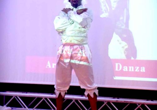 Albertico Calderon interpreta Obatalà in Danza Afro Yoruba